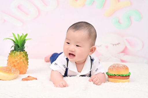 海盐宝宝眼角红血丝 海盐宝宝眼角红血丝